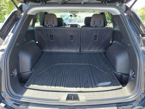 Used 2020 Chevrolet Blazer LT w/ LPO, Black Grille Bar Package FWD image 32