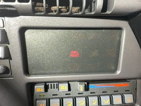 Used 1990 Chevrolet Corvette Coupe RWD image 21
