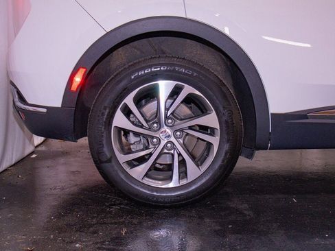 Certified 2022 Buick Envision Essence w/ Technology Package I image 9