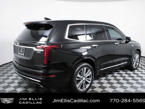 Used 2020 Cadillac XT6 Premium Luxury FWD image 3