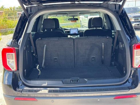Used 2024 Ford Explorer XLT w/ Equipment Group 202A AWD/4WD image 11