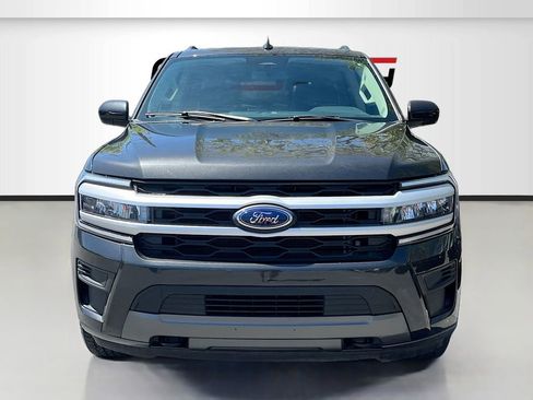 Used 2022 Ford Expedition XLT AWD/4WD image 2