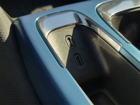 New 2026 Chevrolet Equinox EV LT image 10