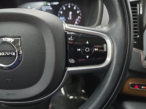 Used 2022 Volvo XC90 T6 Momentum w/ Advanced Package image 22