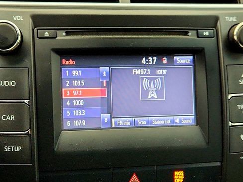 Used 2017 Toyota Camry LE image 18