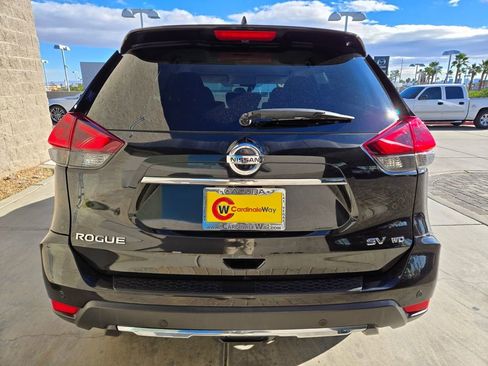 Used 2020 Nissan Rogue SV image 4