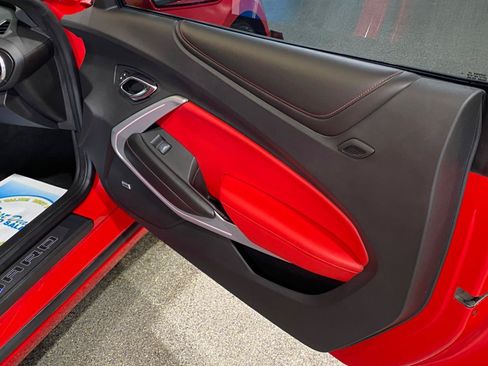 Used 2016 Chevrolet Camaro SS RWD image 24
