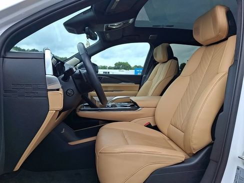 Used 2025 Cadillac Escalade IQ Luxury 2 AWD/4WD image 13
