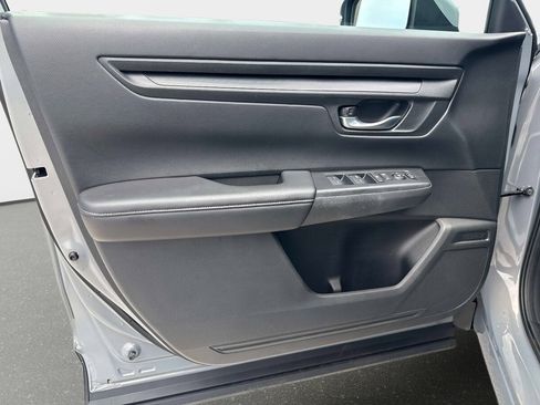 Used 2023 Honda CR-V LX image 16