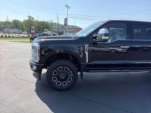 Used 2024 Ford F350 Platinum w/ FX4 Off-Road Package AWD/4WD image 8