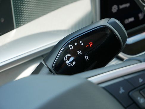 New 2025 Volkswagen Tiguan SE image 7