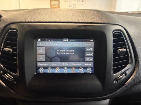 Used 2019 Jeep Compass Latitude FWD image 9