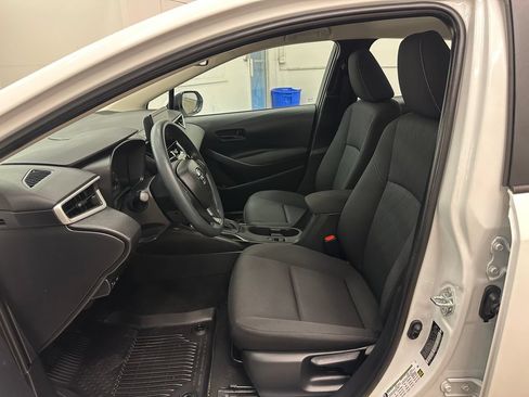 Used 2025 Toyota Corolla LE FWD image 21