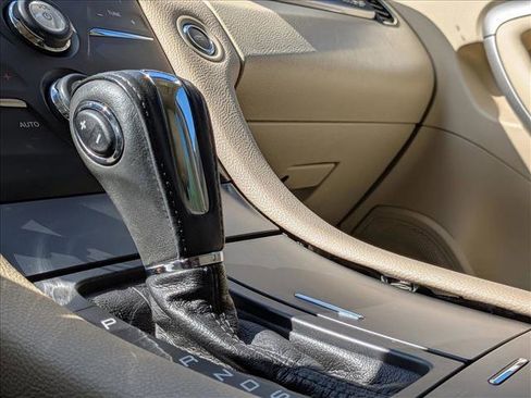 Used 2013 Ford Taurus SEL image 19