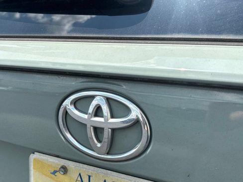 Used 2019 Toyota RAV4 XLE w/ Convenience Package FWD image 33