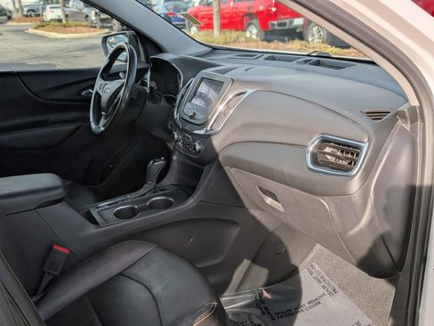 Used 2021 Chevrolet Equinox LT image 22