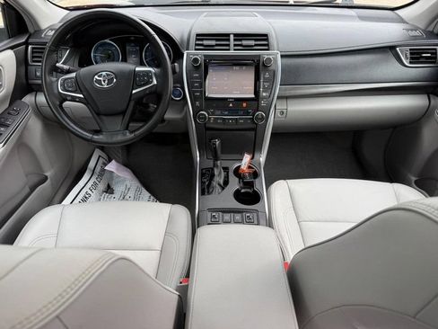 Used 2016 Toyota Camry XLE w/ Moonroof Package FWD image 13