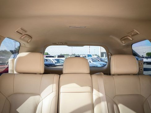 Used 2020 Lexus LX 570 4WD w/ Luxury Package image 18