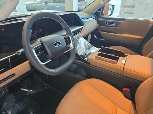 New 2026 INFINITI QX80 Luxe RWD image 16