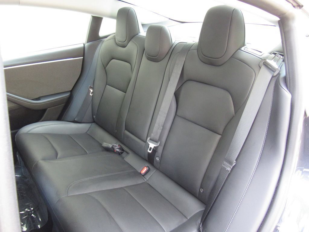 Used 2024 Tesla Model 3 Standard Range RWD image 15