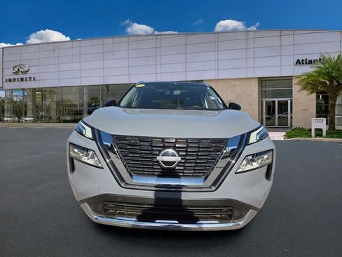 Used 2023 Nissan Rogue Platinum w/ Platinum Premium Package FWD image 3