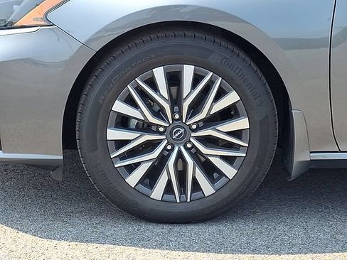 Used 2023 Nissan Altima 2.5 SV FWD image 11