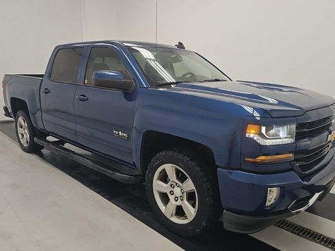 Used 2018 Chevrolet Silverado 1500 LT w/ Texas Edition image 2
