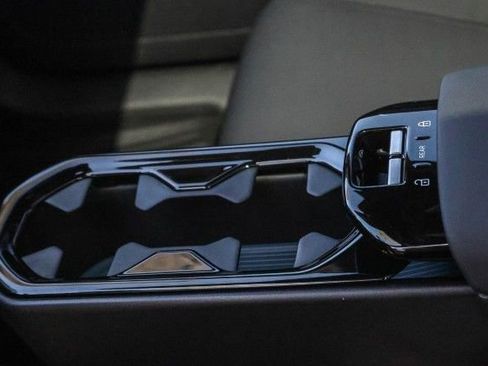 New 2025 Volvo EX30 Plus w/ Protection Package Premier image 19