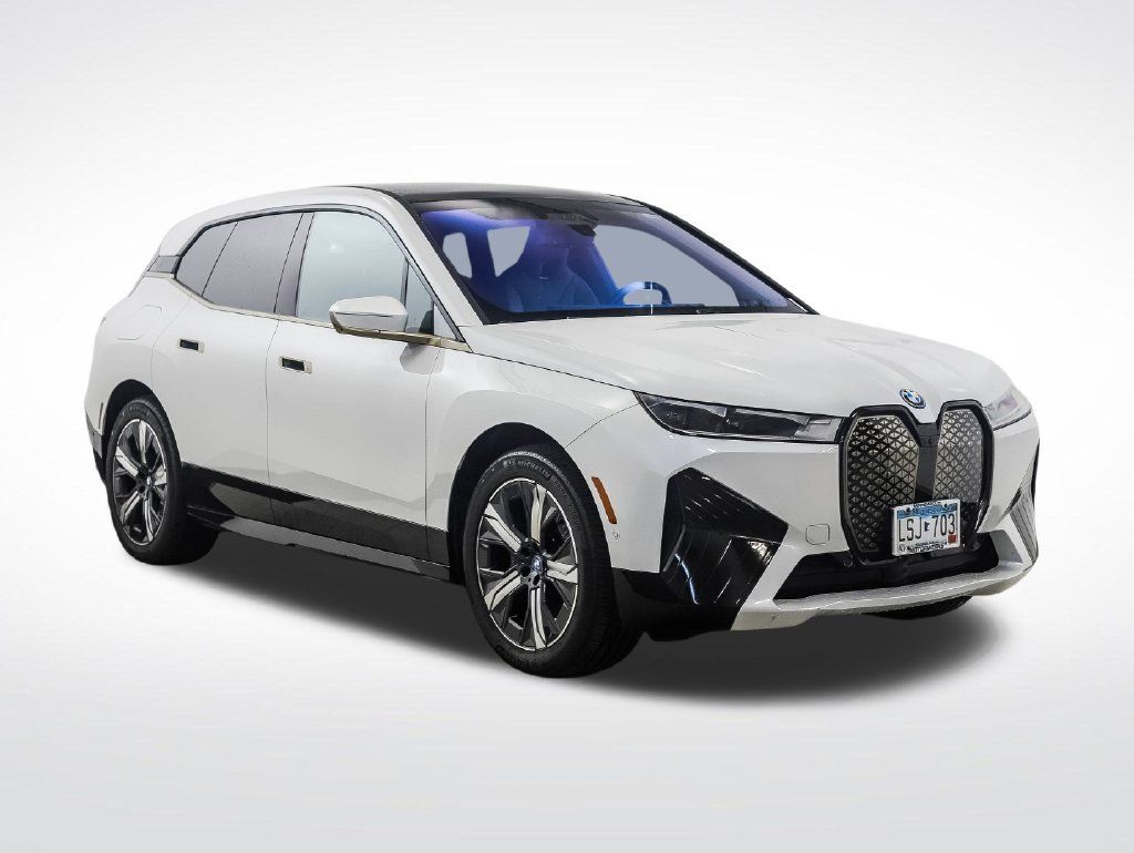Certified 2024 BMW iX xDrive50 w/ Premium Package AWD/4WD image 7