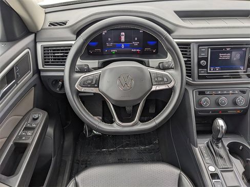Certified 2022 Volkswagen Atlas SE image 15