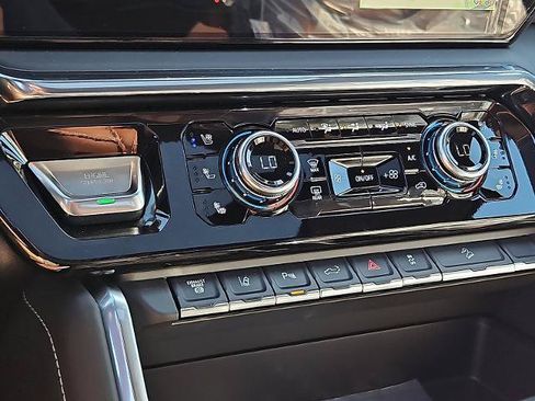 New 2026 GMC Sierra 2500 Denali Ultimate AWD/4WD image 14