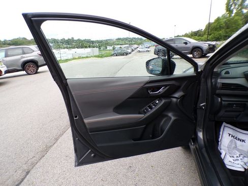 Used 2024 Subaru Crosstrek 2.5i Limited w/ Crosstrek Mirror Package AWD/4WD image 22