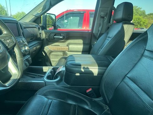 Used 2023 GMC Sierra 2500 Denali w/ Denali Black Diamond Edition AWD/4WD image 4