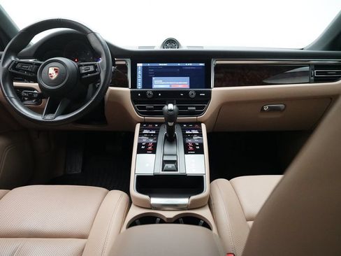 Certified 2024 Porsche Macan AWD/4WD image 12