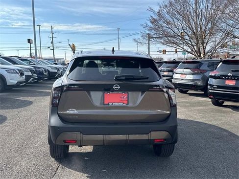 New 2026 Nissan Kicks SV w/ SV Premium Package image 7