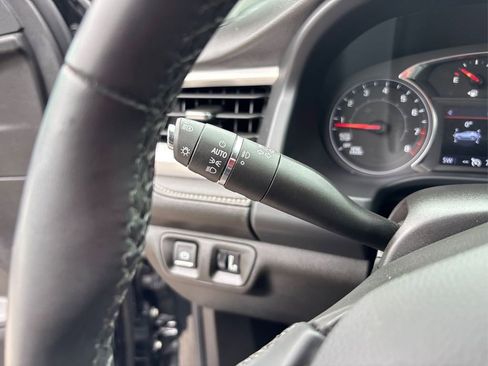 Used 2023 GMC Acadia SLT image 27