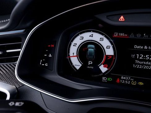 Used 2025 Audi RS 6 performance image 40