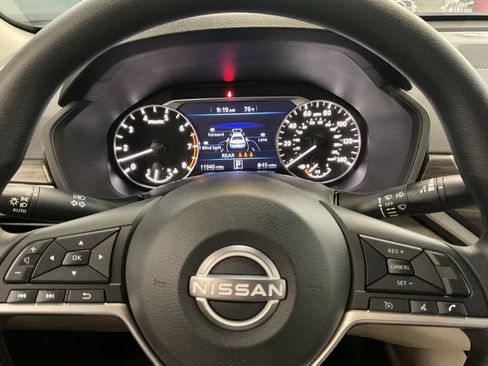 Used 2024 Nissan Altima 2.5 SV AWD/4WD image 12