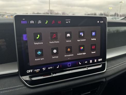 New 2026 Volkswagen Tiguan SE R-Line FWD image 14