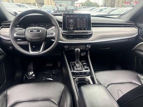 Used 2024 Jeep Compass Limited image 17