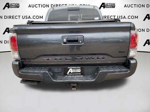 Used 2022 Toyota Tacoma TRD Sport AWD/4WD image 27
