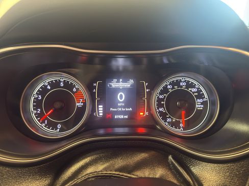 Used 2020 Jeep Cherokee Latitude Plus AWD/4WD image 18