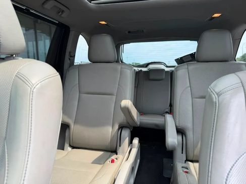 Used 2018 Toyota Highlander Limited Platinum AWD/4WD image 9