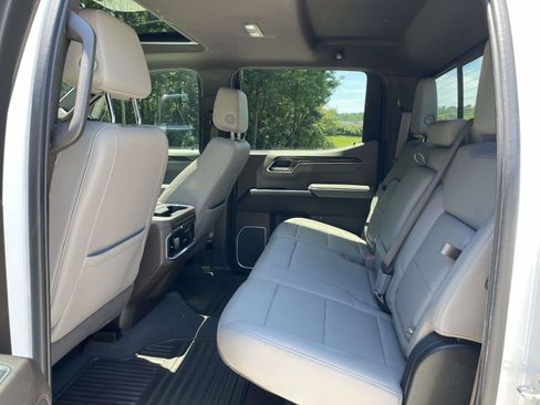 Used 2023 Chevrolet Silverado 1500 LTZ w/ LTZ Premium Package RWD image 3