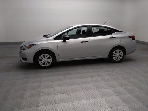 Used 2025 Nissan Versa S FWD image 2