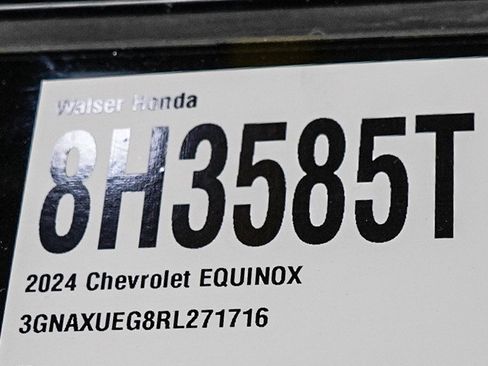 Used 2024 Chevrolet Equinox LT AWD/4WD image 30