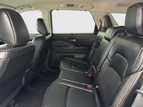 Used 2023 Nissan Pathfinder SL FWD image 37