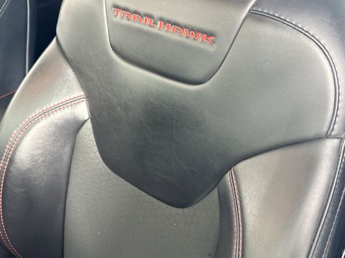 Used 2022 Jeep Cherokee Trailhawk w/ Trailer Tow Group image 18