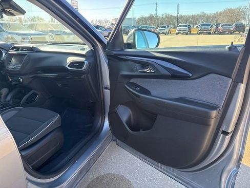 Used 2023 Chevrolet TrailBlazer LT image 44