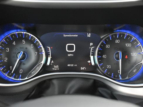 Used 2025 Chrysler Pacifica Select FWD image 33
